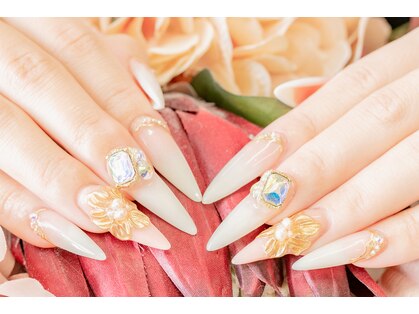 ラブリーアイズ ソーリスネイル(lovely eyes/solis nail)の写真