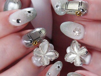 瑠璃(RURI)の写真/魅せる指先へ。上品なサンプル豊富♪【ワンカラー¥6600/デザインコース¥8000～】洗練された大人デザインに!