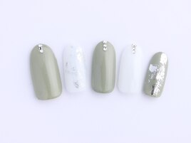 カーキ×ホワイト