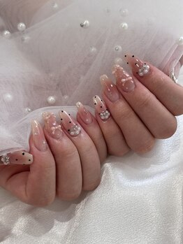 ムーイ 外苑前(mooi.)/cheek × dots