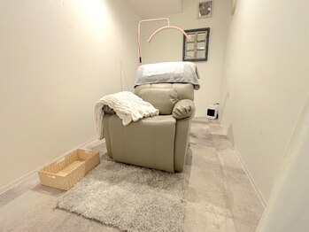 クロム アイプラス 狭山 入曽店(CHROM eye+)の写真/【"他の人を気にしない"個室での施術】初めての方もお気軽にお越しください☆[入曽/まつげパーマ]