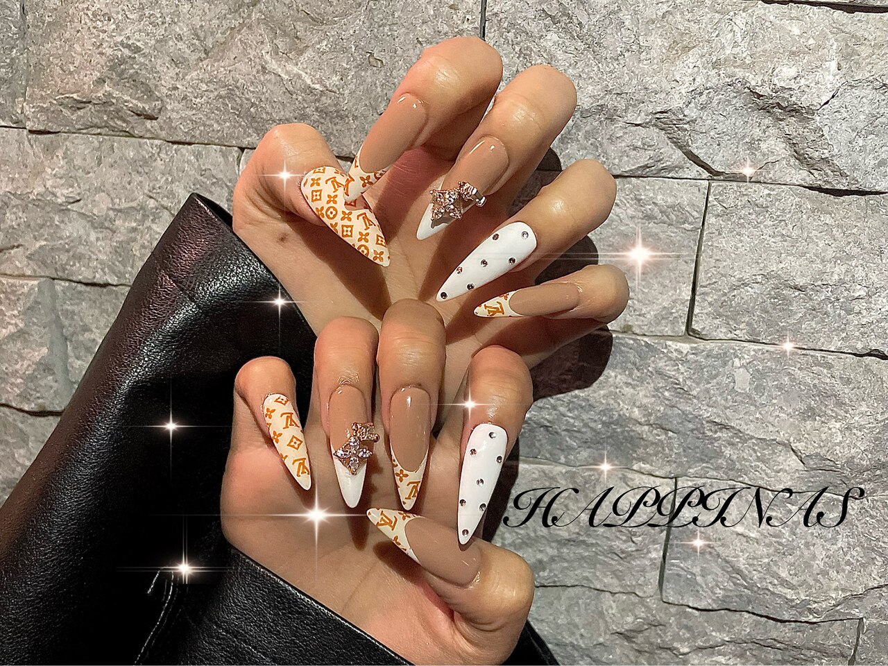 LOUIS VUITTON ネイルセット ルイヴィトンネイル：PG008101945｜ハピナス(HAPPINAS)のフォト