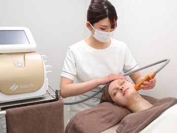 リリーオン 銀座本店(RILLEE-ON)の写真/予約殺到中の最新リフトアップマシン"Sonic Fit"★痛み,ダウンタイムほぼなし◎ナチュラルなエイジングケア