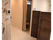 店内は個室２つのプライベート空間★