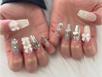 アミン(#Amin)の写真/【韓国っぽい可愛い空間×丁寧な接客×高い技術力】フォルム形成にこだわり、美しい指先に♪