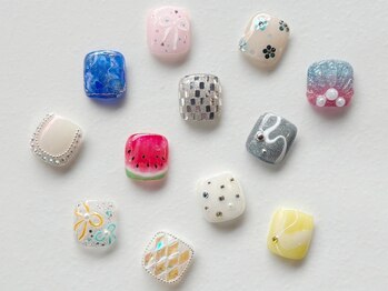 リッシュ ドゥ(RICHE deux)の写真/夏色フットネイル！激かわサンダルとのコーデ確定♪【フット☆アート2本付¥6900】ミラーネイルも定額でOK