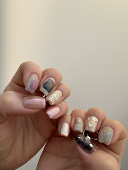 カーロ(at.caroz)の写真/自爪に優しいフィルイン施術◎豊富なアートと似合わせデザインで、指先から輝きをプラス♪