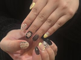 ブラウン&イエローアートネイル