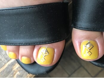 プティットスリール 西尾店(Petit Sourire)/【foot】2019注目カラーイエロー