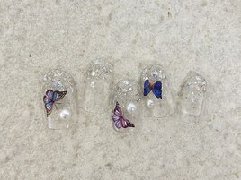 グラデーション　蝶々ネイル