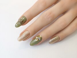 ビジューネイル