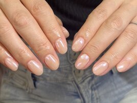 艶めくシンプルミラーネイル