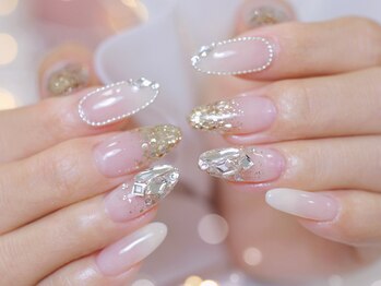 幻之花ネイル/ワンホンネイル　ビジュー