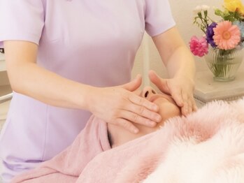 ハッピービューティーサロン じゆう(Happy Beauty Salon J∞YOU)の写真/お悩み徹底改善☆化粧では隠せないホウレイ線!プロによる極上手技でホウレイ線もフェイスラインもスッキリ!