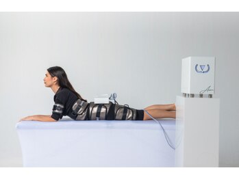 イーズ ミュゼ 梅田本店の写真/最新マシン『Wonderシェイプ×強力リンパマッサージ¥8800』”筋力の低下”や運動が苦手な方に人気です♪