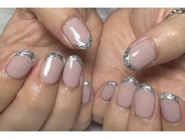 ワンカラーのガラスフレンチ