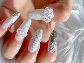 ホワイトネイル　パールネイル