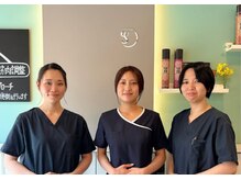 ソリーゾ美容整体院 蓮根院の雰囲気(笑顔あふれる受付でお出迎えいたします。)