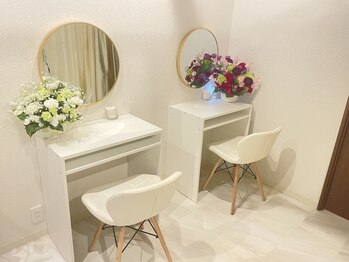 ブルーモア(Bloomore)/ドレッサースペース