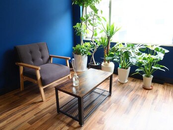 アイアイ(i eye)/店内待合い♪大きな窓で開放感◎