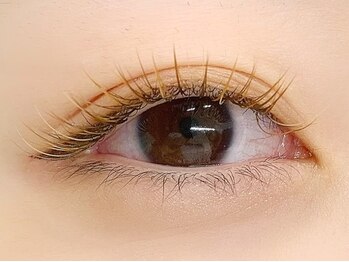 アイラッシュ ルーム(eyelash RooM)の写真/こだわり女性にオススメ!マスク生活だからこそ、大人気のカラーエクステで周りと差がつく印象的な目元に☆