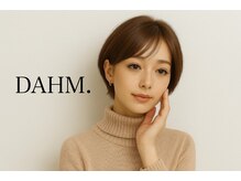 ダームドット(DAHM.)