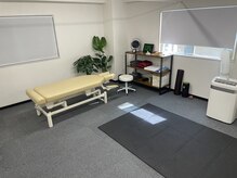 京都ふやちょう整体の雰囲気（広々とした空間で施術が受けれます。）