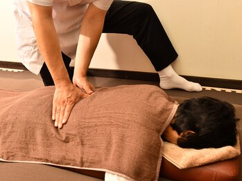 おおば指圧治療院/腰背部母指圧→腰痛