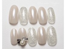 ネイルサロン ラフィネ(Raffine)/ホワイトミラー×リボンネイル