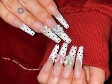 ソルナ(SoLuna)/ドットフレンチネイル