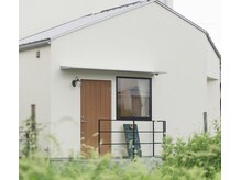 キママニ(kimamani)の雰囲気（白い外観が目印です◎）