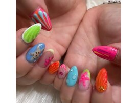 夏のカラフルネイル