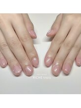 リッシュ トロワ(RICHE trois)/上品ラメのピンクネイル♪