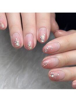 モモ(Momo)/上品ネイル