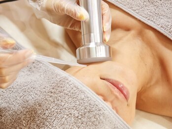 ロア ネイル アンド(loa nail and ...)の写真/専門機関で使用されている機器導入◆血管ケアでお悩み解消へ＊施術後引き締まった明るい素肌へ