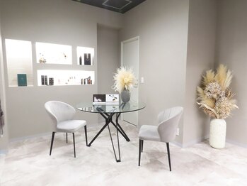 プレナ(PLENA)/おしゃれなモダンな施術ルーム