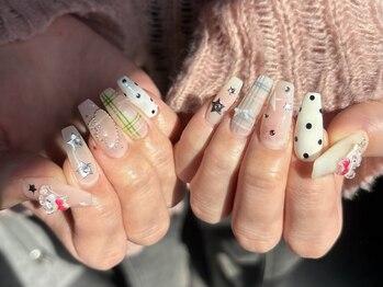 リノン(Linon)の写真/デザインにこだわりたい方・相談しながらネイル楽しみたい方に♪committed(アート本数制限なし)8800円～