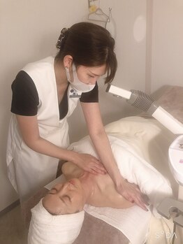 ポーラ アクアオーラ店(POLA)/デコルテケア