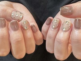 ビジューネイル