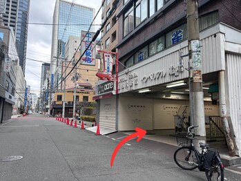 エンアイラッシュ(en eyelash)/《道案内》建物に入る