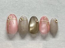 上品におしゃれに。毎月変わる定額シンプルネイル5650円。