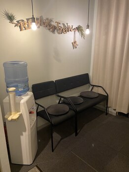 リラクゼーション アール(R)/リラクゼーションR 待合室