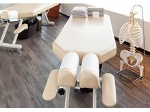 矯正用ベッドを使用し身体の歪みを改善！