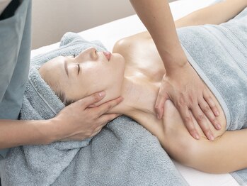 ローズマリー(Rosemary)の写真/コリの根本を見極める高い技術力で支持されるサロン★状態や気分に合わせて調整◎その日の最適な心地よさを