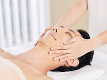 本格小顔コルギサロンミピマム町田店の写真/【男性こそ差がつく！】お顔のコリをとりながらたるみを改善！キュッと引き締まったフェイスラインへ◎