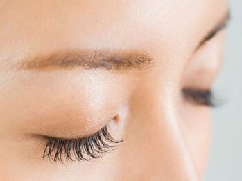 アネラ 福島店(ANELA)の写真/大人女性のための贅沢な時間♪高技術スタッフが丁寧にお悩み解決◎美しい目元へ導きます!