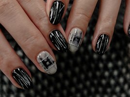 ブラック個性派デザイン