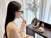 グロウ(glow)の雰囲気（メイク、ヘア直しスペース完備。ヘアアイロンご用意しております）