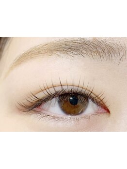 ナチュラル上品な目元にしたい