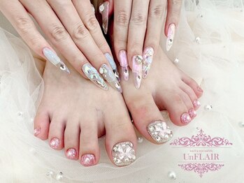 アンフレア(UnFLAIR)の写真/【ハンドフット¥14000~/まつ毛パーマ¥5500~】ネイル・アイの同時施術はお電話でも受付中☆翌朝5時まで可!